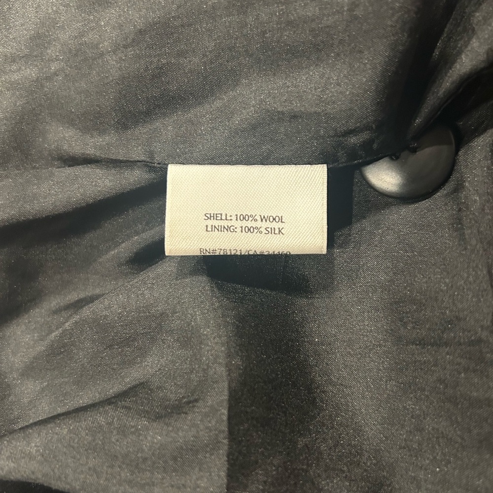 Eileen Fisher Black 100% Wool Lightweight Coat With 100% Silk Lining - Picture 7 of 8